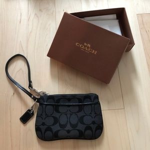Like New Black Coach Wristlet 4x6 inches